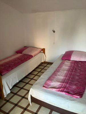 Fahaz Motel Обадсоловк Екстер'єр фото